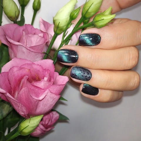 Iris_house_nails