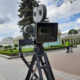 Пам'ятник режисер спостерігач