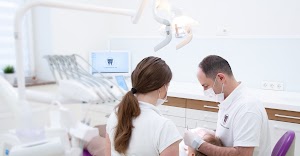 km clinic (КМ стоматологія)