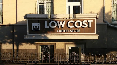 LOW COST Outlet store