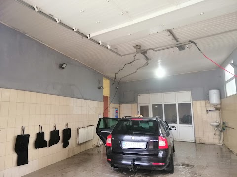 Автомийка ТМВ -Автокомплекс car repair shop, self-service car wash, tire fitting.