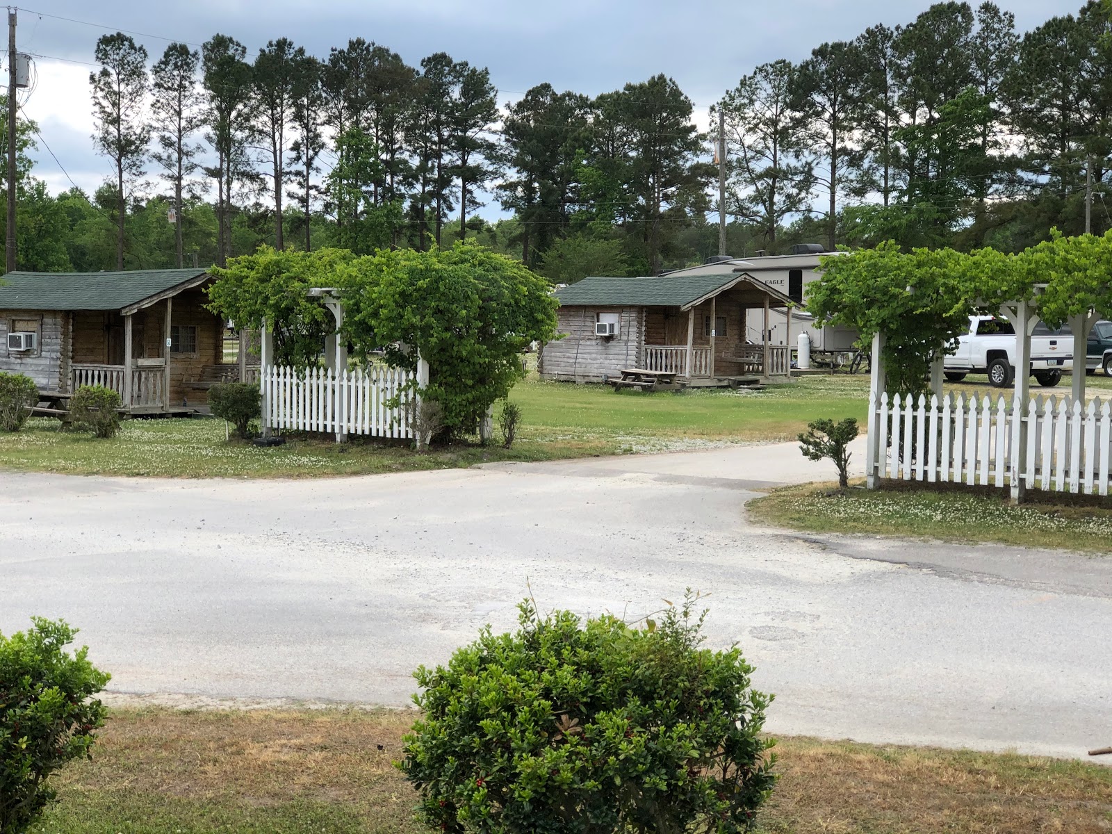 Cabin Creek Campground and Mobile Home Park