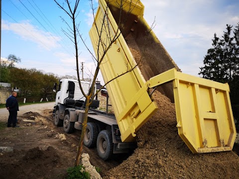 Вантажні перевезення Тернопіль: кран маніпулятор, трал, бортові, зерновоз, тягач, самосвал, фура, трал Тернопіль