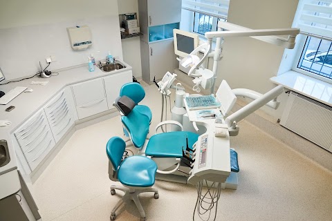 Dr Ivina dentist