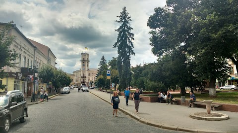 ХВАЛЕНА ХАТА, ЗАКЛАД ШВИДКОГО ХАРЧУВАННЯ