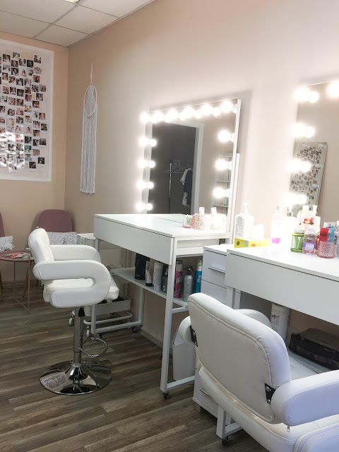 Beauty studio, Студия причесок и макияжа