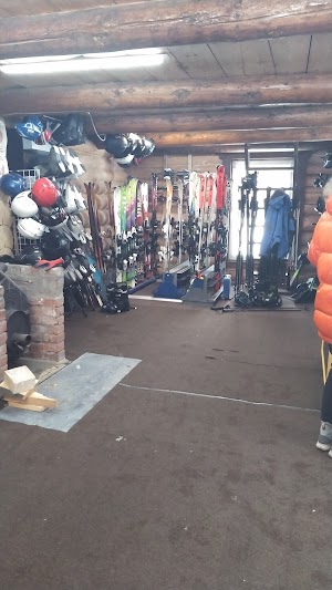 Dzvin-Ski - прокат лиж та сноубордів (Микуличин)