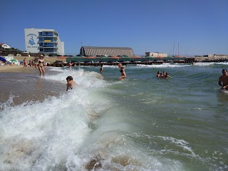 Пляж Схід біля яхт-клубу в Совіньйоні