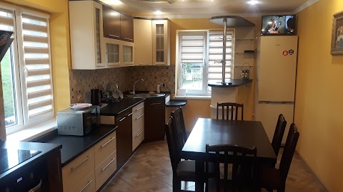 Bee House & Bee House apartments palyanytsya