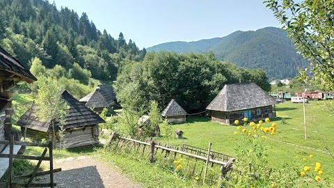 Музей архітектури і побуту «Старе село»