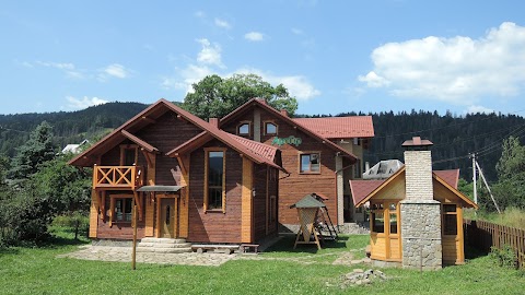 АртГір гостинний двір / ArtGir cottage