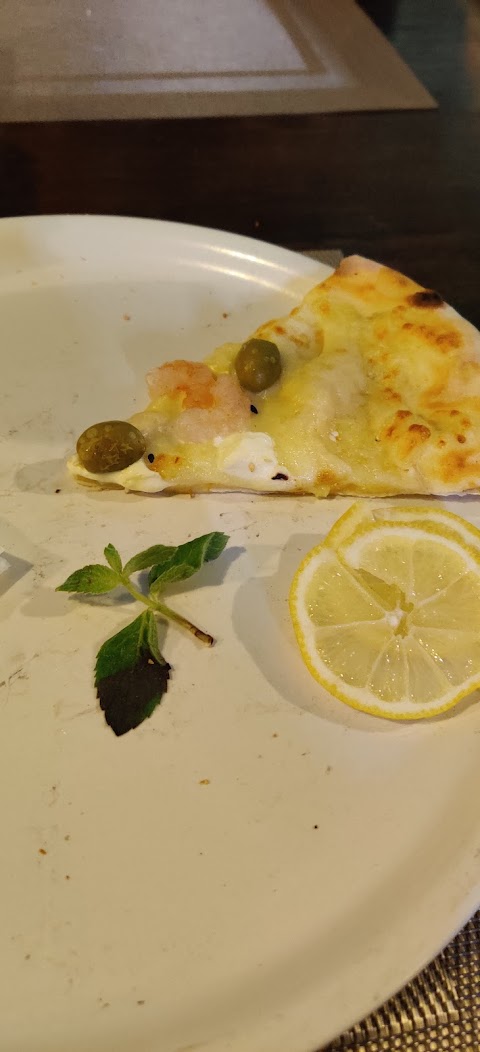 Піцерія "CORONAPIZZA"