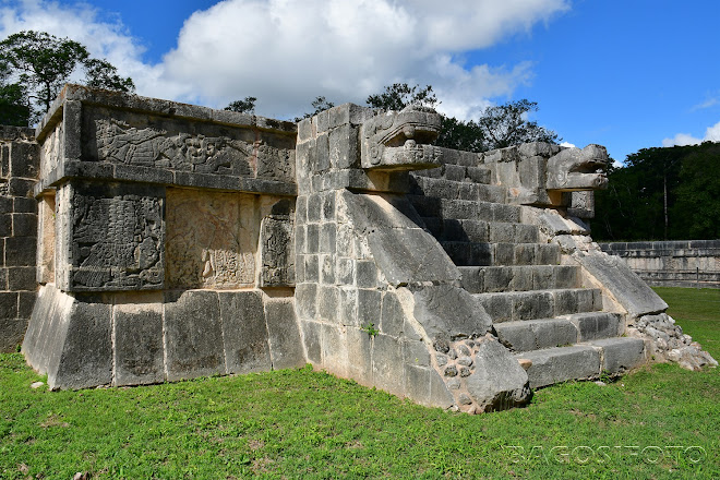 Plataforma de las Aguilas y los Jaguares, Chichen Itza, Mexico