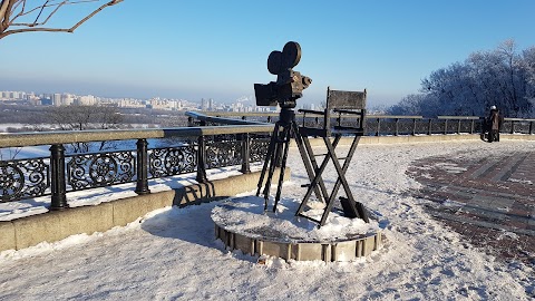 Пам'ятник режисер спостерігач