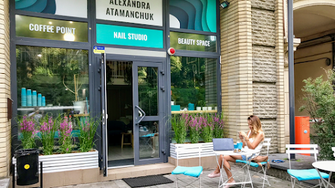 Alexandra Atamanchuk beauty studio