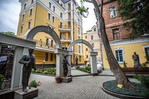 Mandarin ClubHouse Kharkiv