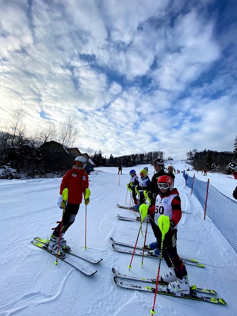 Лижна школа Avalanche Ski Club