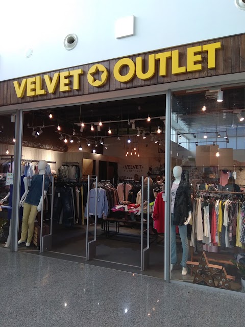 VELVET OUTLET