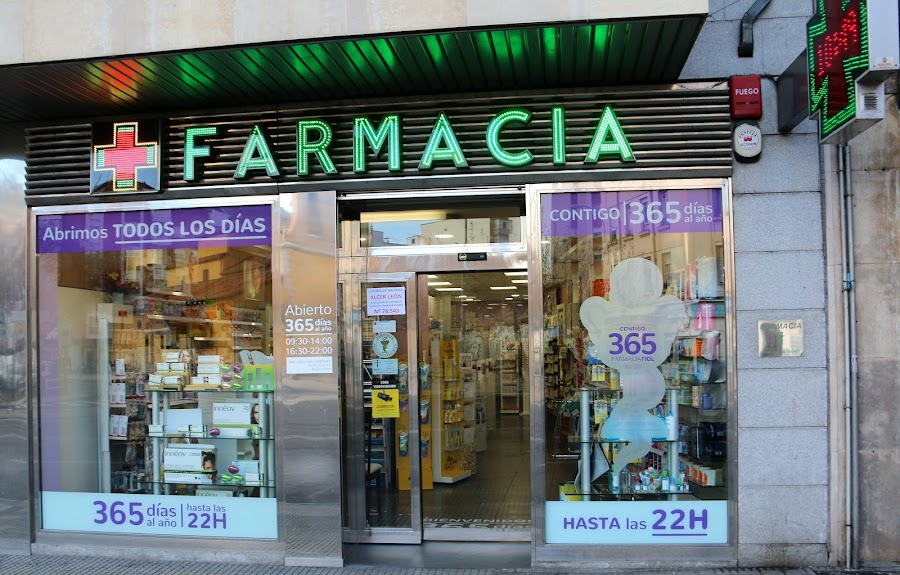 Foto farmacia Farmacia Fiol - Abierta 365 días al año en León