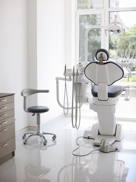 V Dental & Beauty Clinic