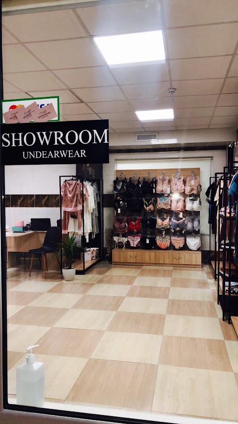 SHOWROOM білизна та домашній одяг