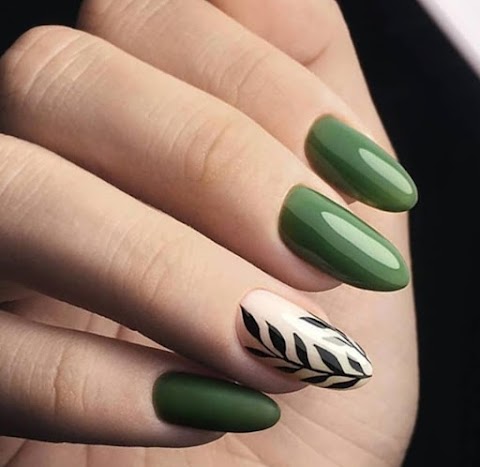 MK nails & brow bar студия маникюра и педикюра