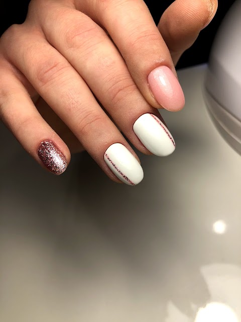 Nail refresh studio