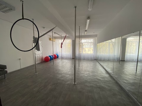 Pole Art studio / Aerial Silks , Stretching & Pole Dance Poltava