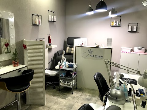 YI nail studio Yana Tabaniuk