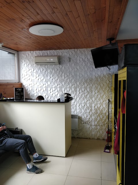 Gallery barbershop, чоловіча цирюльня