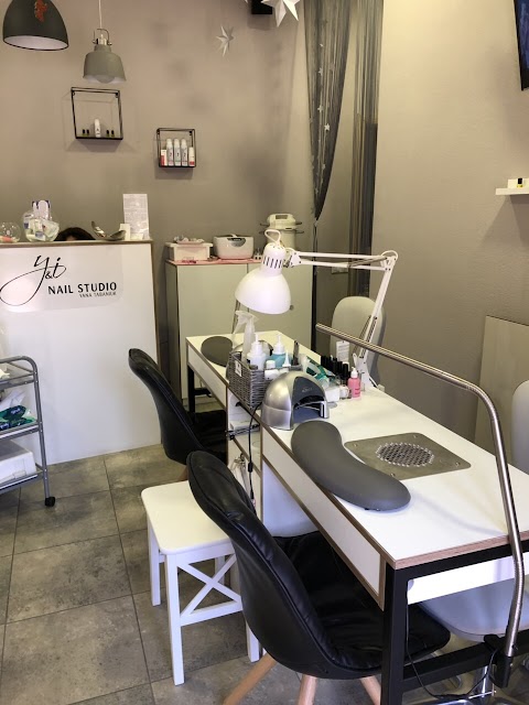 YI nail studio Yana Tabaniuk