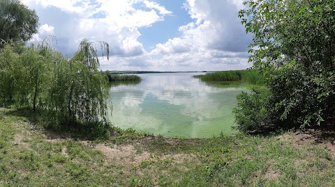 База відпочинку "Дніпровські світанки"