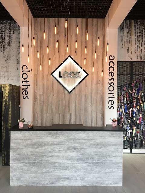 Look clothes&accessories shop