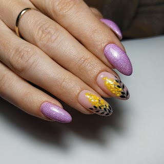 Iris_house_nails