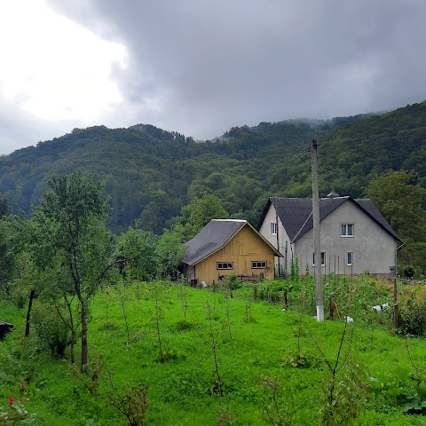 КАЗКОВИЙ БУДИНОЧОК, ПРИВАТ. САДИБА