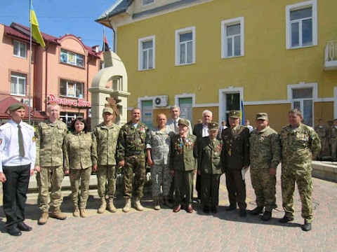 Сквер Героїв УПА Марти і Мирона Свідруків