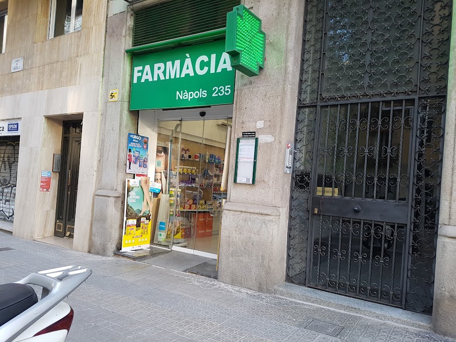 Foto farmacia Farmàcia Nàpols 235