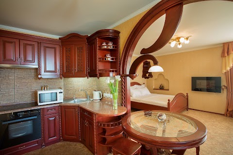 Royal Suite near Lake