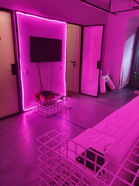 Monotel Capsule Hotel