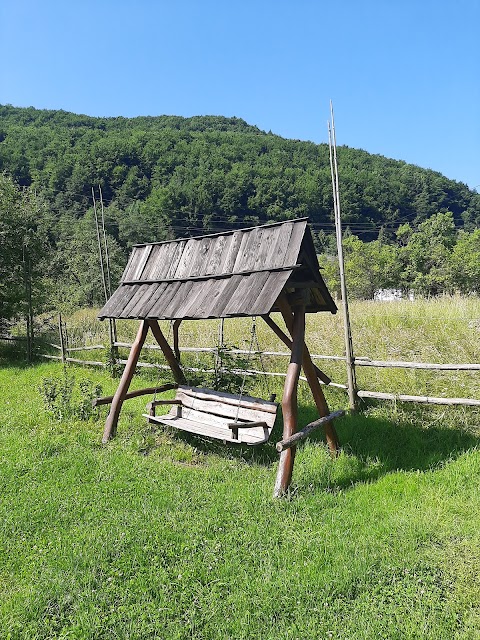 Шале над річкою