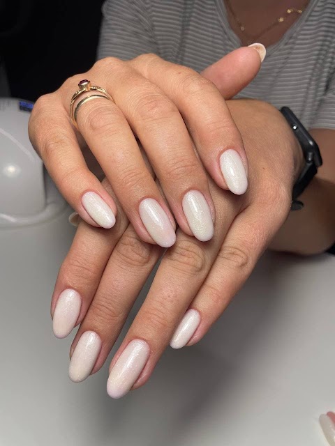 Arch Nails