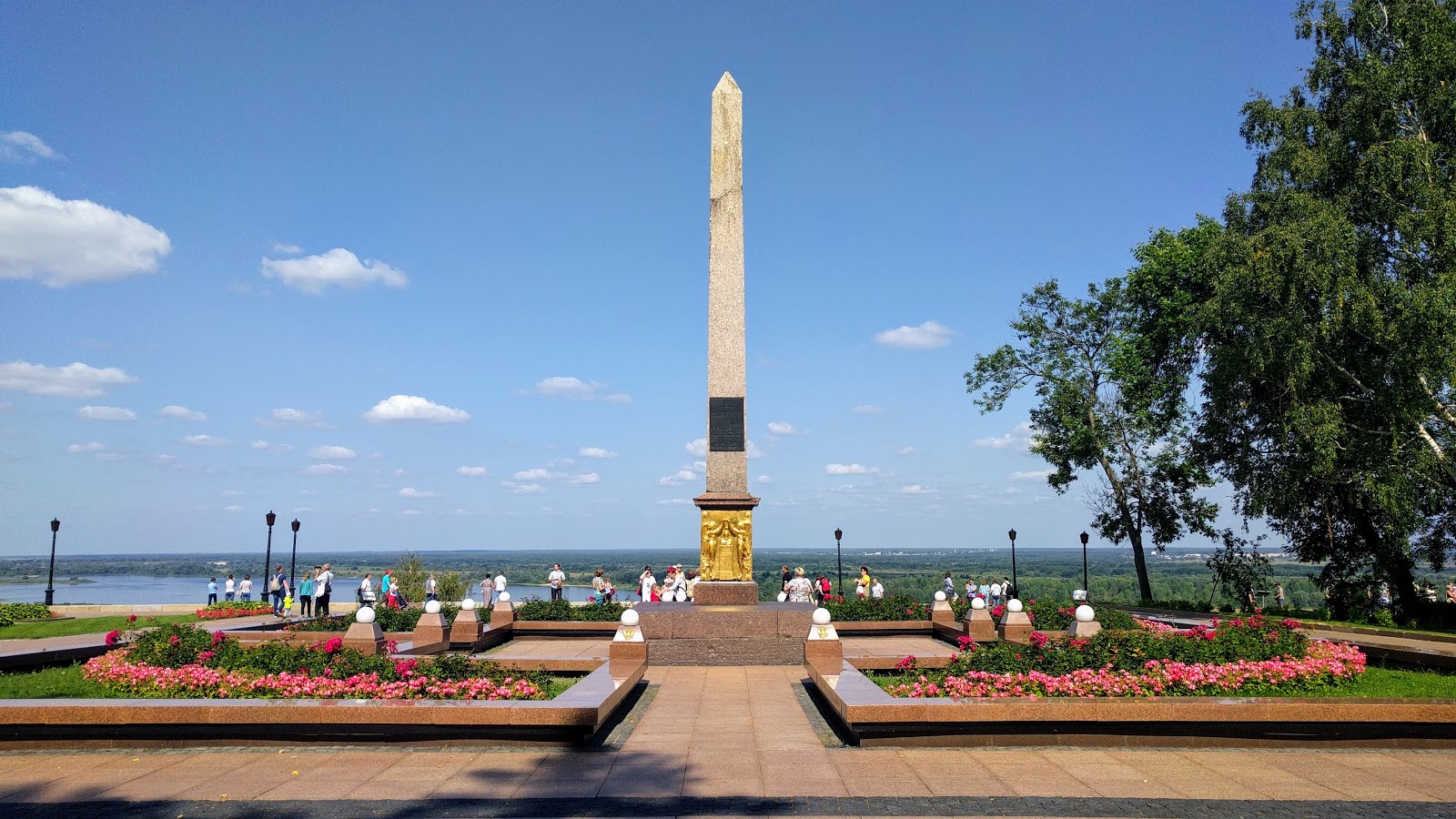 Obelisk to Minin and Pozharskiy