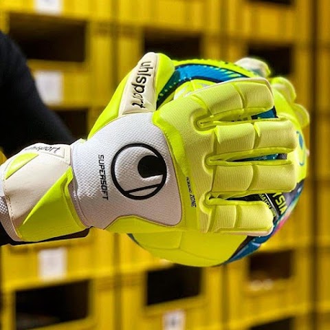 АЦТЕКА, ЭКИПИРОВОЧНЫЙ ЦЕНТР UHLSPORT