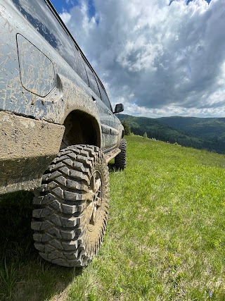 Подорожі на джипах Яремче Off-road “Forest Brothers”