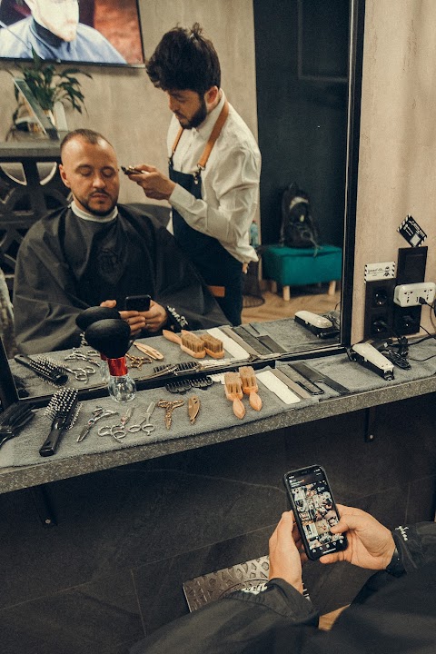 TAJ Barbershop Позняки