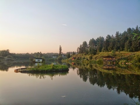 "У РЫБАКА" - відпочинок біля озера, рибалка, сосновий ліс