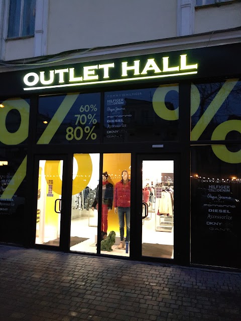 Outlet Hall