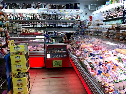 Магазин продукты «Гурман»