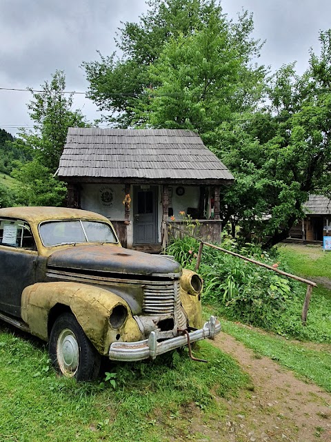 Музей архітектури і побуту «Старе село»