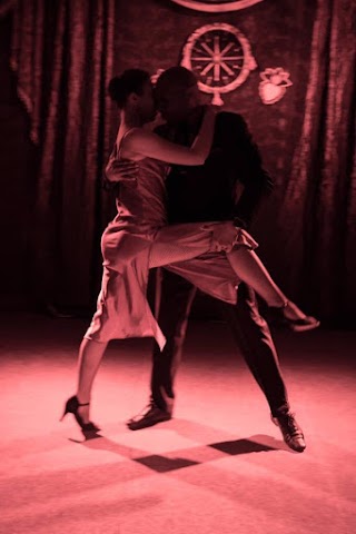 Школа танго "Tango de Fuego"